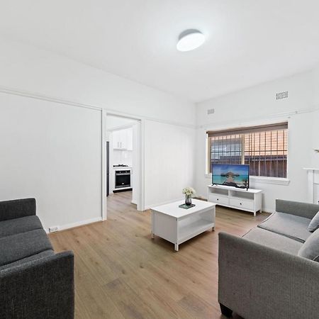 Burwood City Newly Renovated 2 Bed 2 Bath Free Private Parking Big Apt Sydney Eksteriør bilde