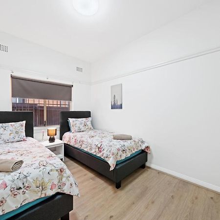 Burwood City Newly Renovated 2 Bed 2 Bath Free Private Parking Big Apt Sydney Eksteriør bilde
