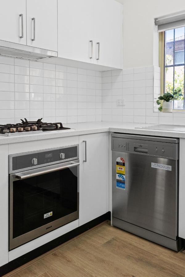 Burwood City Newly Renovated 2 Bed 2 Bath Free Private Parking Big Apt Sydney Eksteriør bilde