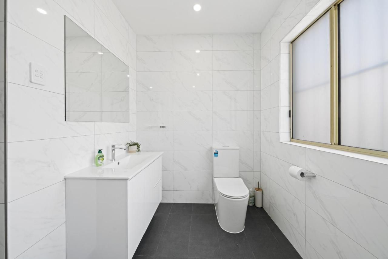 Burwood City Newly Renovated 2 Bed 2 Bath Free Private Parking Big Apt Sydney Eksteriør bilde